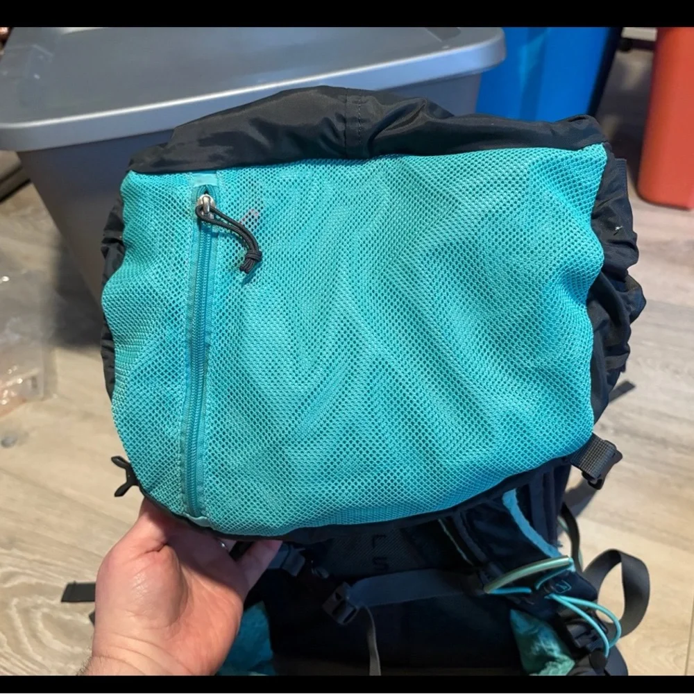 OSPREY Kyte 36 Black with Teal Accent Backpack